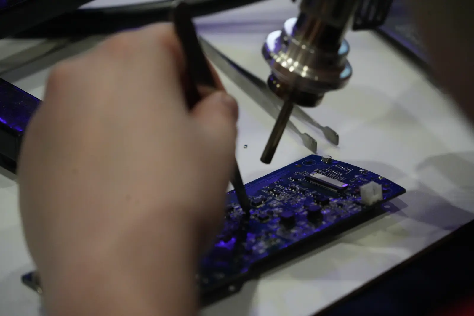 L'établi d'un atelier de réparation
